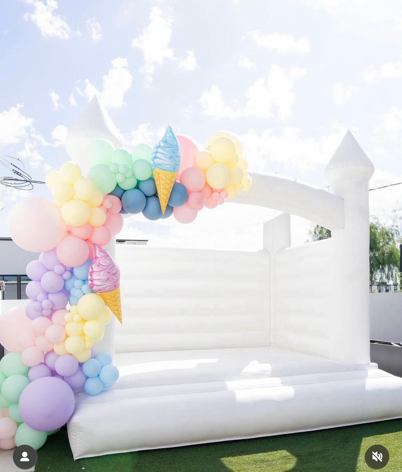 Mini Castle On a Cloud - White