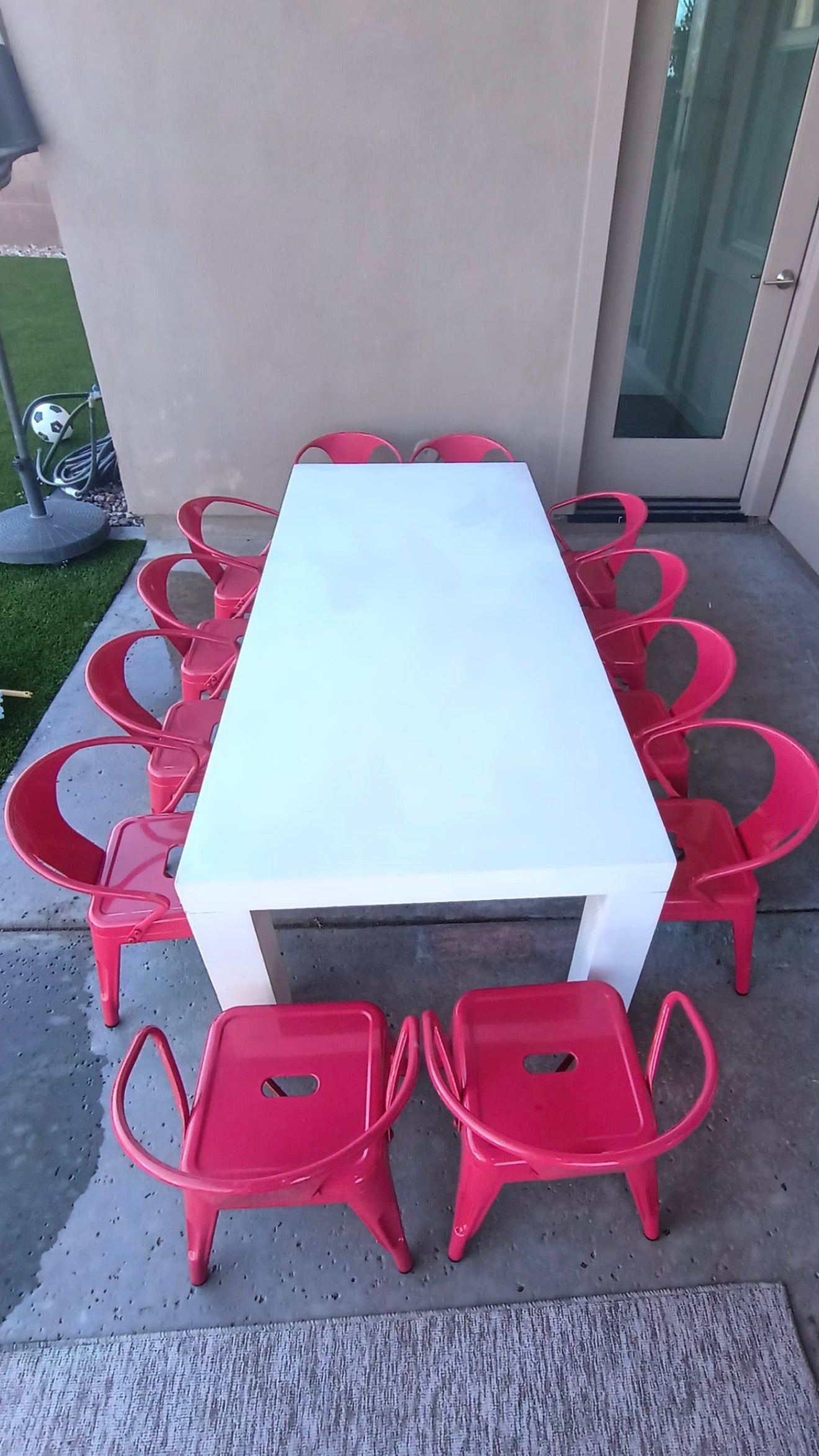 1)Cloud Kids Table