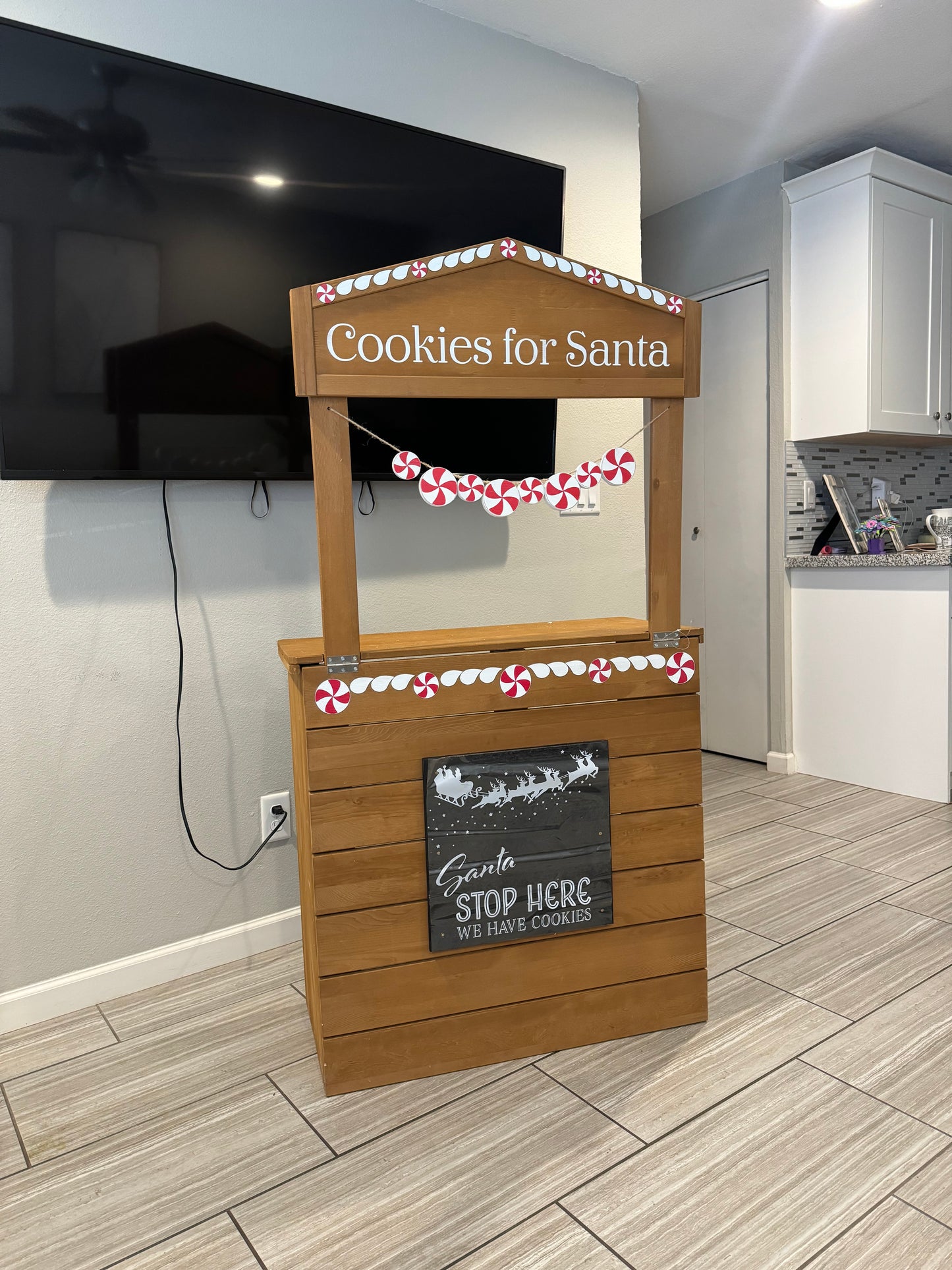 1 Santa Cookie Cart