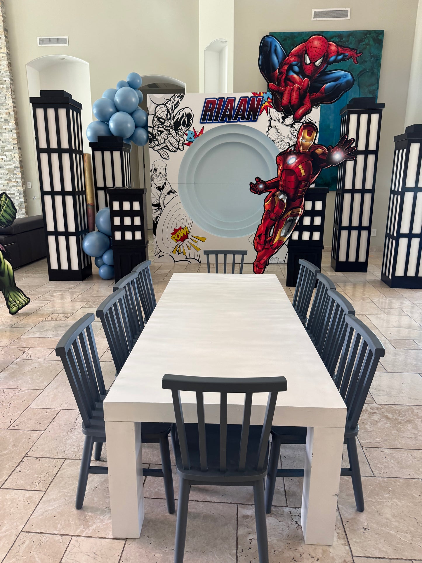 1)Cloud Kids Table