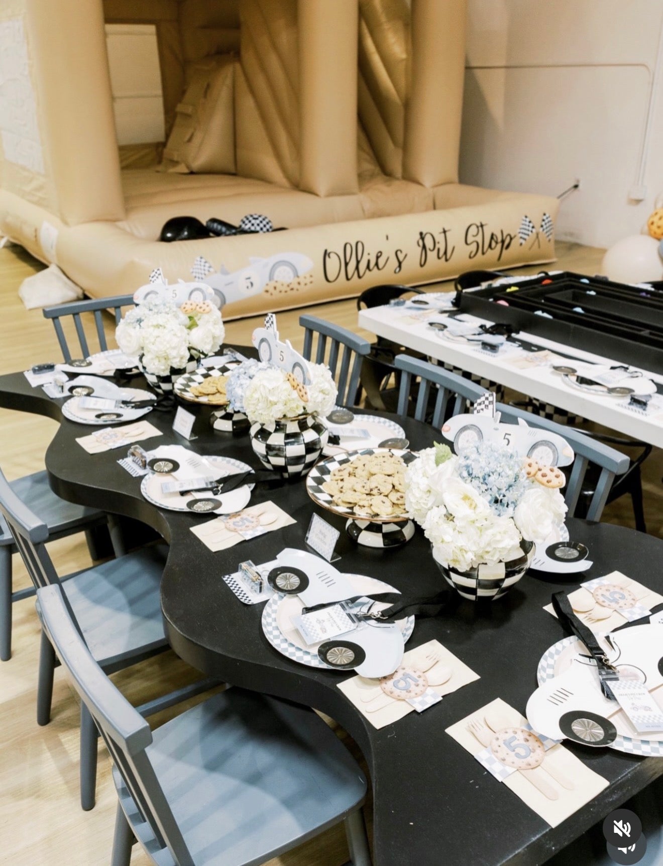 1) Groovy Table “BLACK”