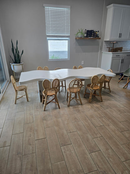 1) Groovy Table “WHITE”