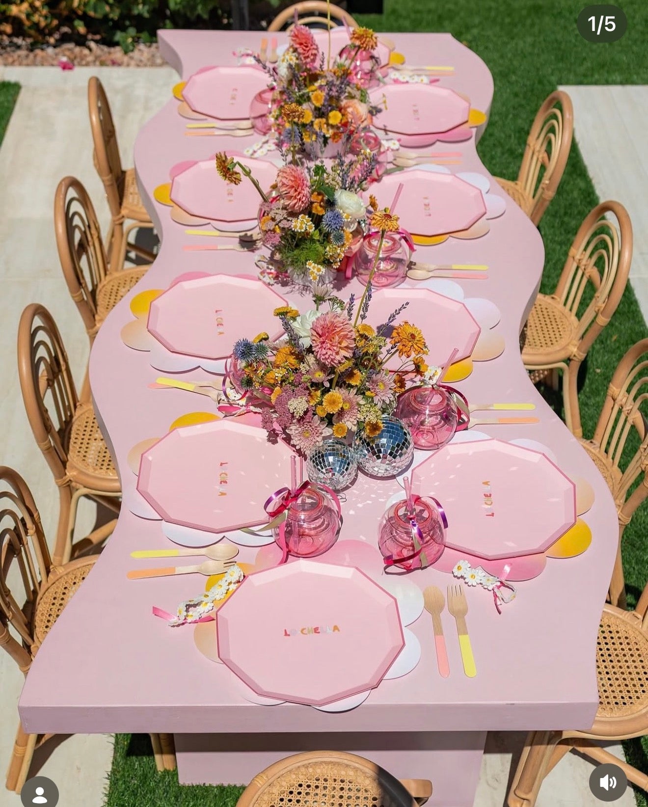 1) Groovy Table “PINK”