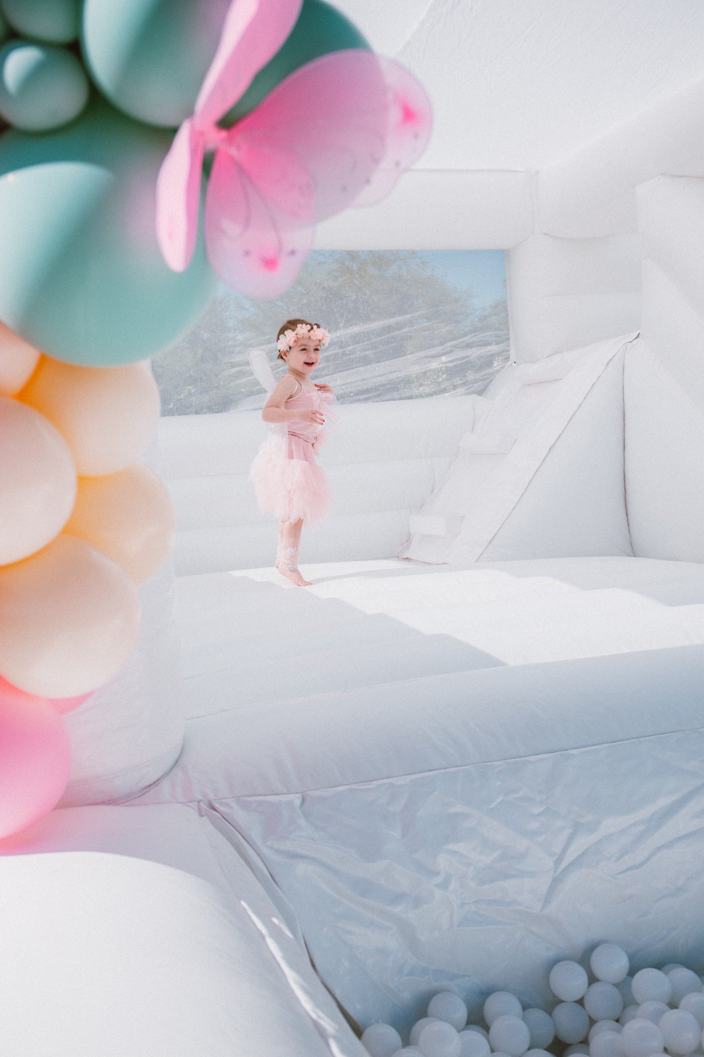 CLOUD KINGDOM “Biggest White Castle with Ballpit in AZ”